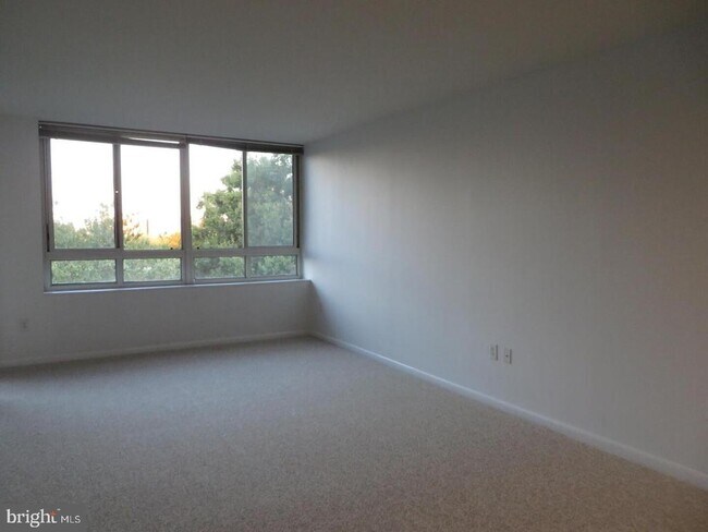 Foto del edificio - 350 G St SW