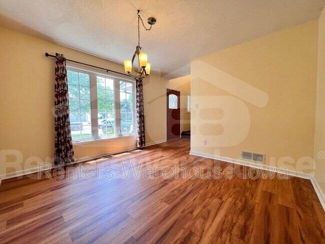 Foto del edificio - 1513 NE Michael Dr