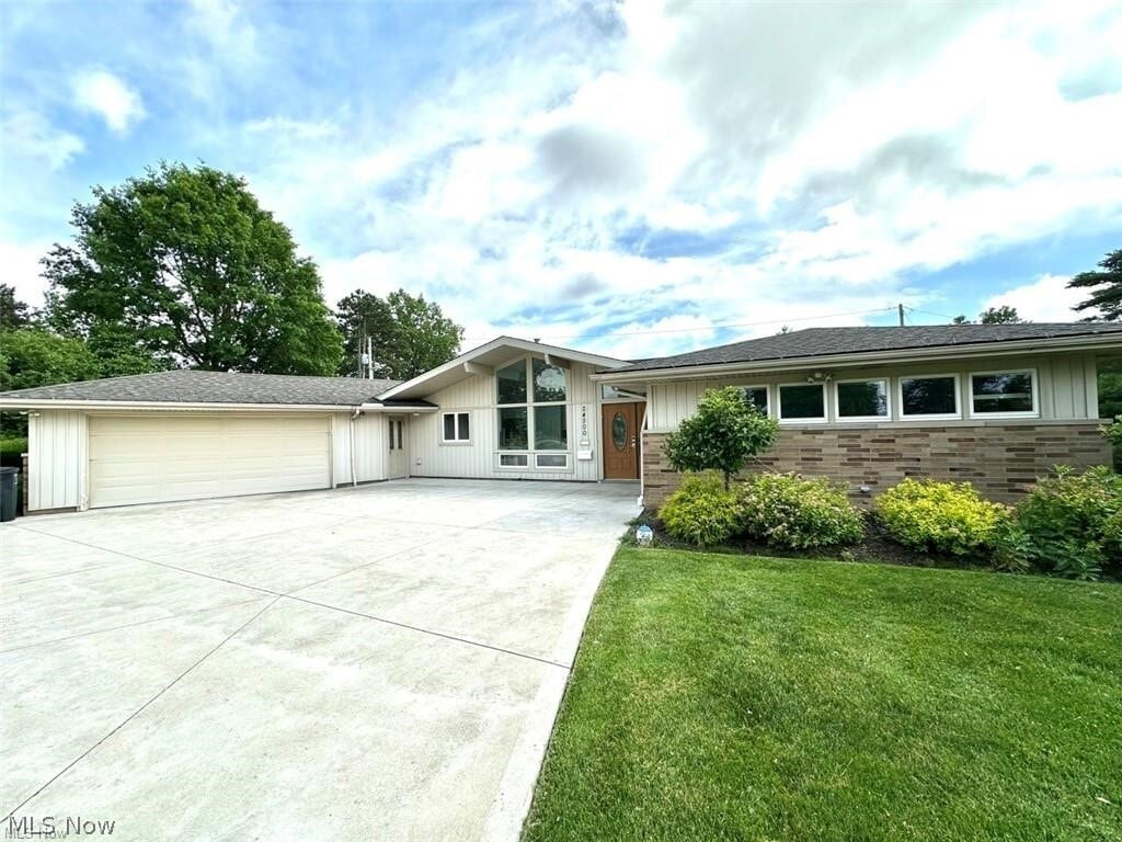 Primary Photo - 24500 Albert Ln