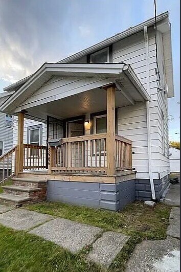 Foto del edificio - 9906 Nelson Ave