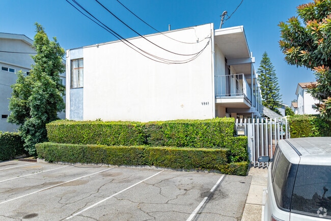 Building Photo - 6847 Radford Ave.