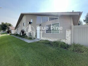 Building Photo - 1201 N Skyline Dr