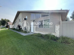 Building Photo - 1201 N Skyline Dr