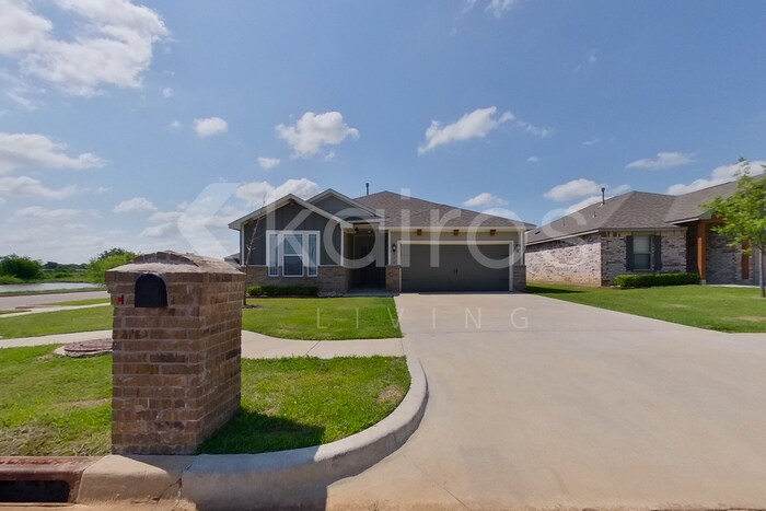 Foto principal - 820 NW 4th St