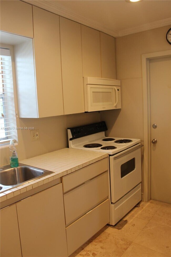 Foto del edificio - 7550 SW 82nd St