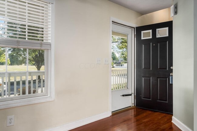 Building Photo - 1383 Pansy St