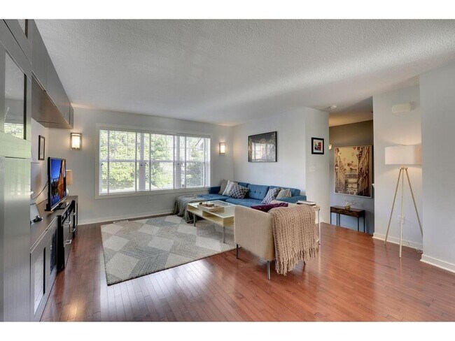 Building Photo - 1440 Marshall St NE