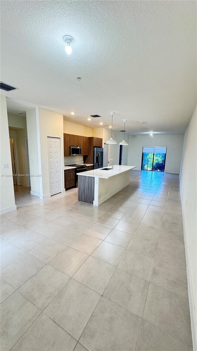 Foto del edificio - 8005 NW 104th Ave