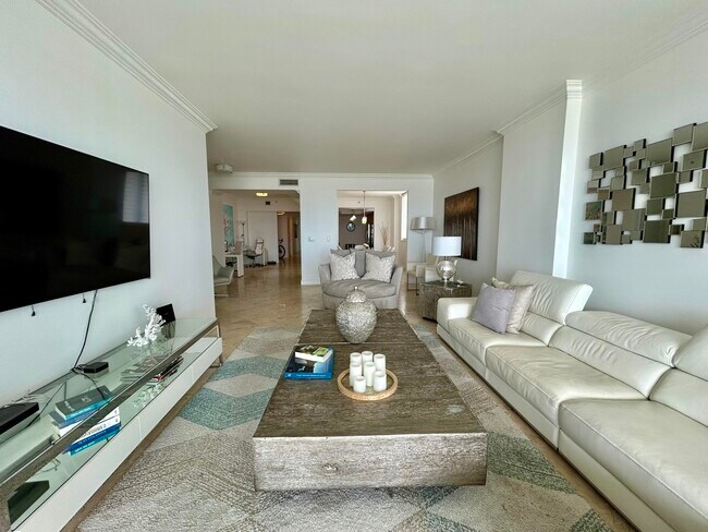 Foto del edificio - 704 N Ocean Blvd