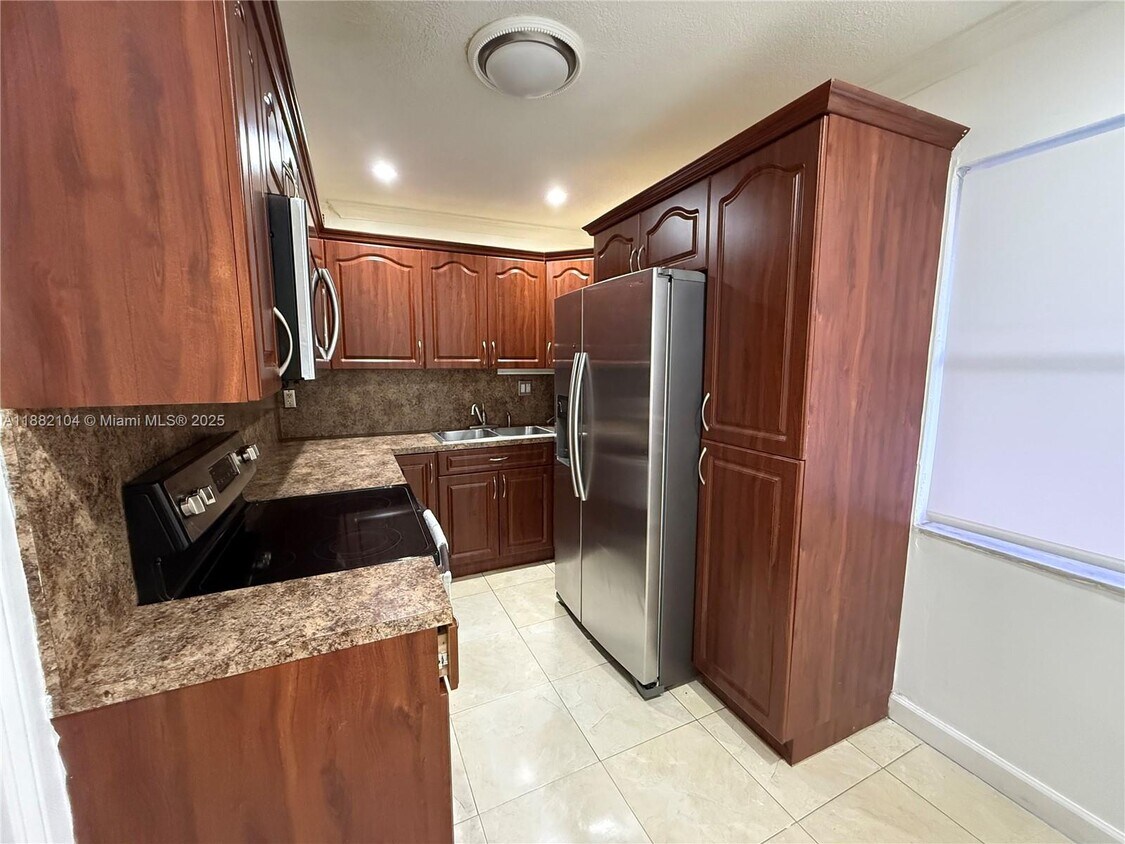 Foto principal - 1560 W 46th St