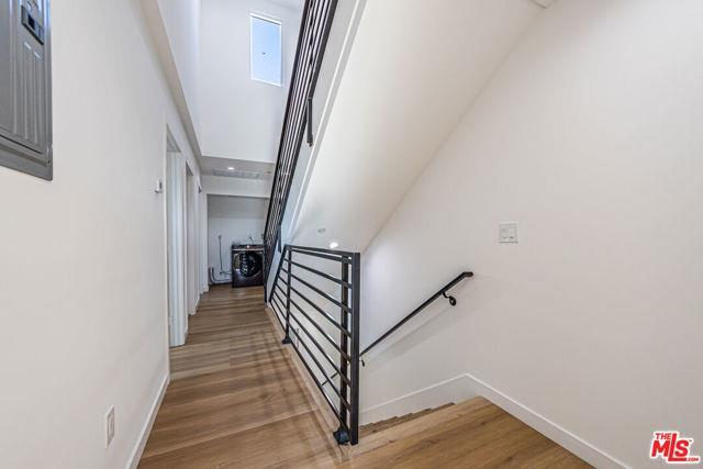 Foto del edificio - 5251 Agnes Ave