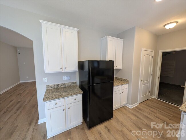 Foto del edificio - 8419 Candlenut Ln