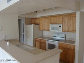 Building Photo - 10075 GATE N Pky