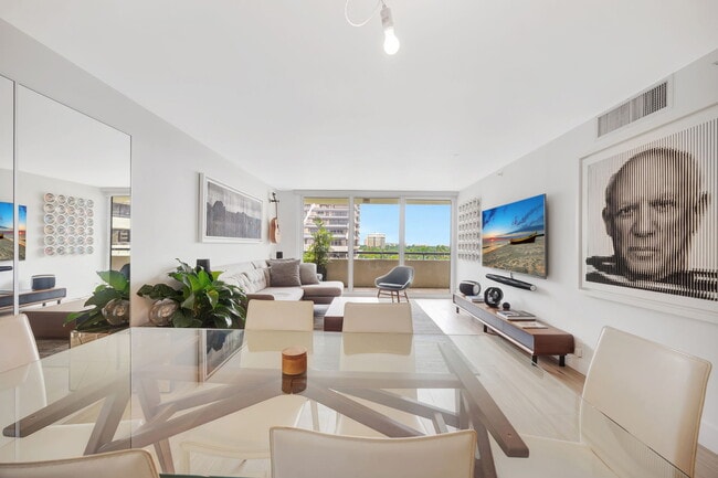 Building Photo - 170 Ocean Lane Dr