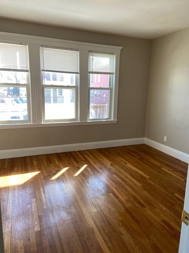 Primary Photo - 301 Fuller St