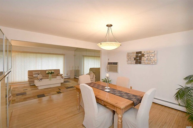 Building Photo - 34 S Oaks Blvd