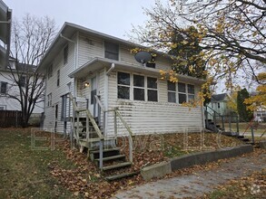 Building Photo - 1001 1/2 Randolph St