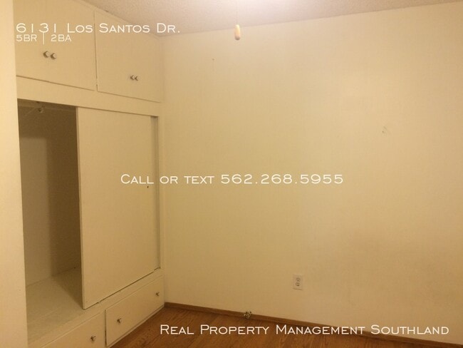 Building Photo - Large 5 Bedroom House Next to CSULB