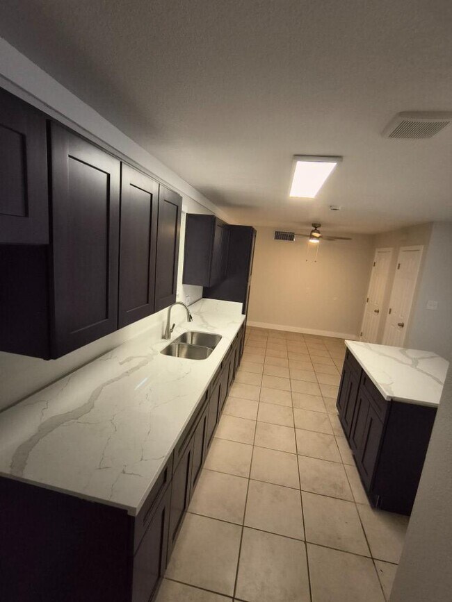 Foto del edificio - 5 bedroom in PHOENIX AZ 85031