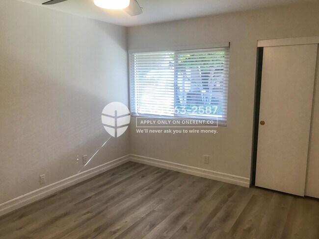 Foto del edificio - 278 N Wilshire Ave