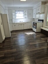 Building Photo - 22 Trinity St