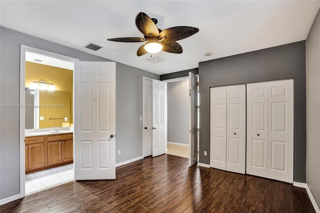 Foto del edificio - 2057 SE Avon Park Dr