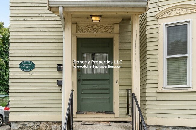 Foto del edificio - 257 Rogers St