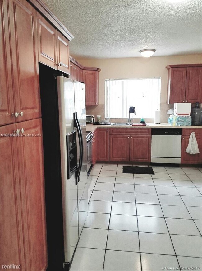 Foto del edificio - 5 br, 3 bath House - 14075 SW 45th Ter