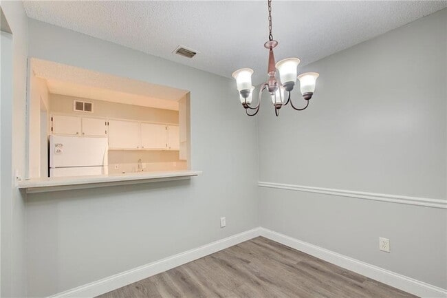 Building Photo - 1603 Huntingdon Chase