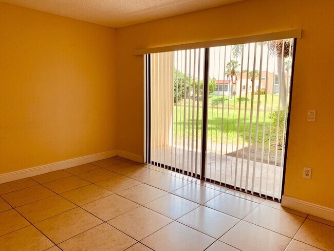 Photo - 1566 Lake Crystal Dr Apartment