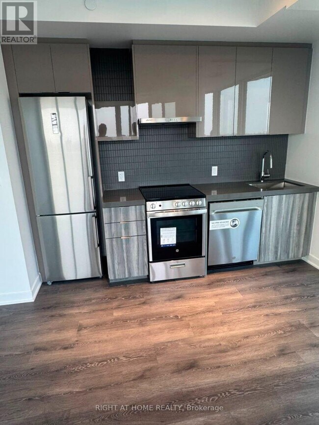 Building Photo - 10 Flavelle Trl