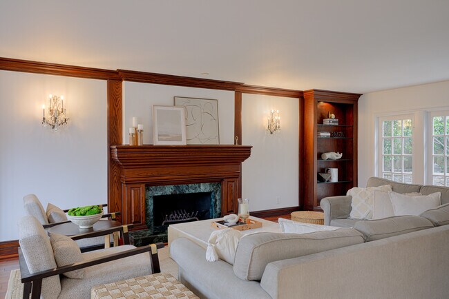 Foto del edificio - 16842 Harkness Cir