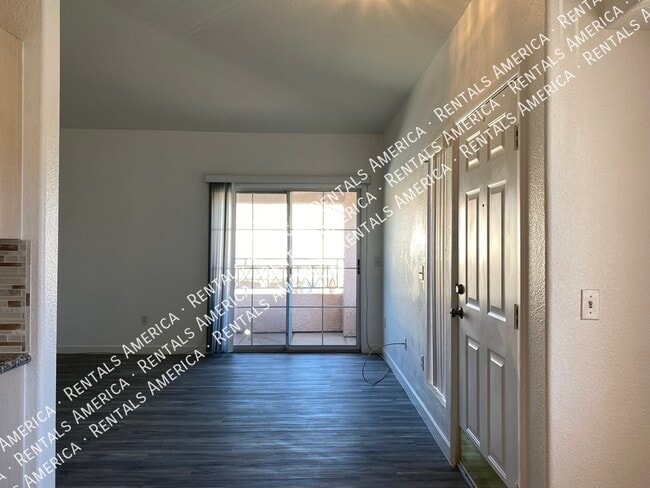 Building Photo - 401 Amber Pine St