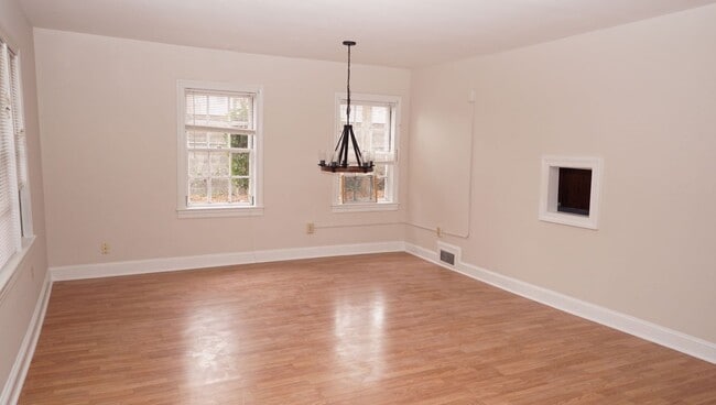 Building Photo - 14 Tallman St