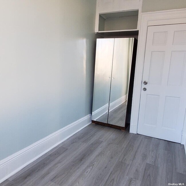 Foto del edificio - 293 Cornelia St