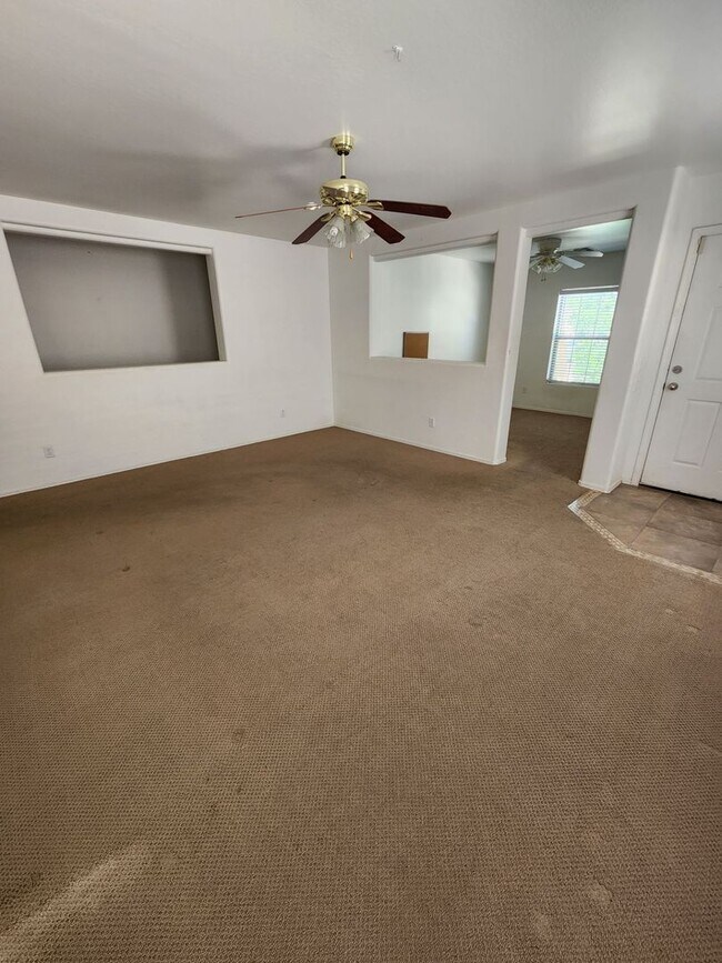 Foto del edificio - 3 bed, 2 bath
