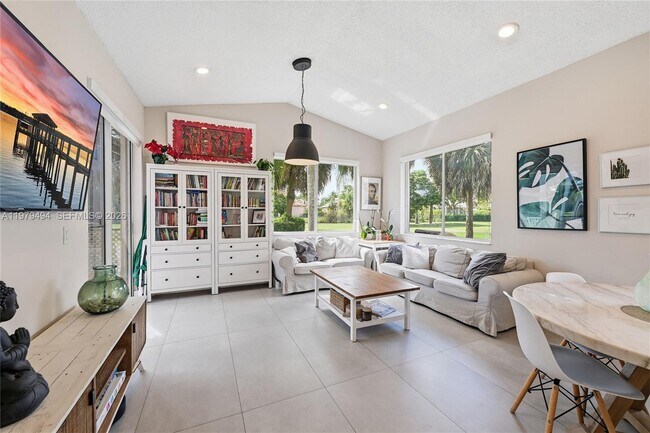 Foto del edificio - 1166 SW 158th Way