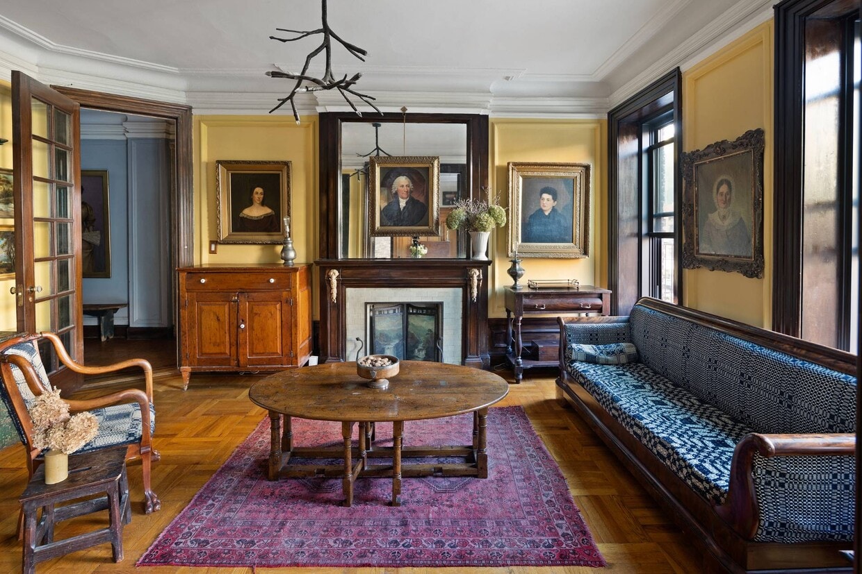 Primary Photo - 255 W 108th St