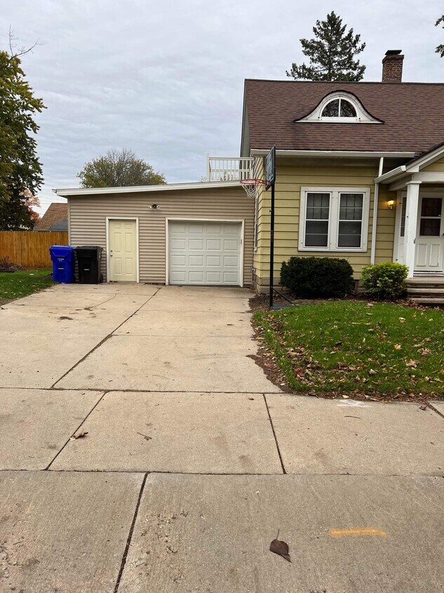 1404 N Drew St, Appleton, WI 54911 House Rental in Appleton, WI