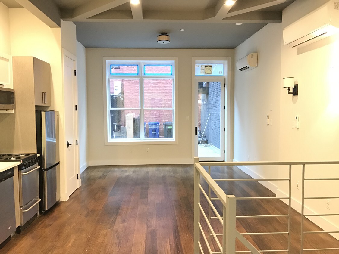 Foto principal - 537 Park Pl