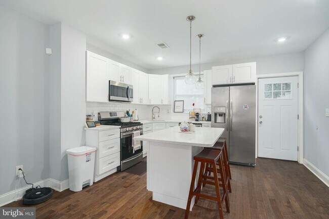 Building Photo - 2145 Mountain St