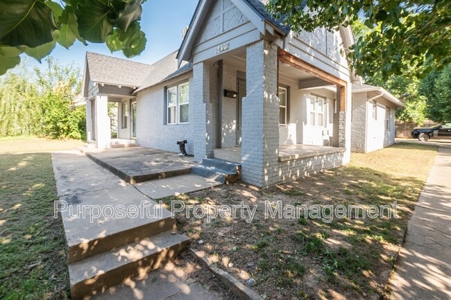 Building Photo - 1422 NW 22nd St