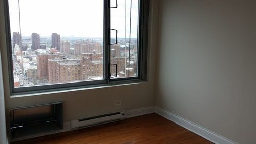 Foto del edificio - 1300 5th Ave