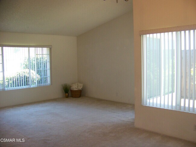Foto del edificio - 3861 Coronado Cir