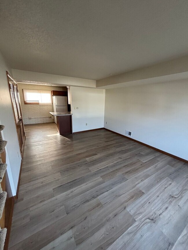 Foto del edificio - 1305-1305 Tracy Ln