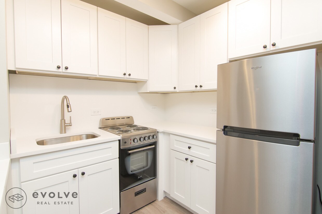 Foto principal - 3940 N Pine Grove Ave