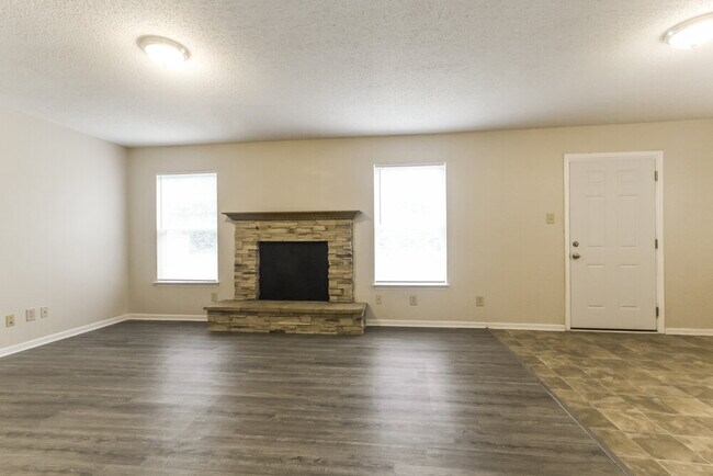 Foto del edificio - 3324 Spring Wind Ln