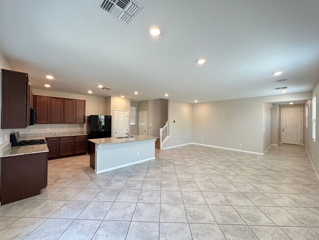 Foto del edificio - 4283 Tarim St