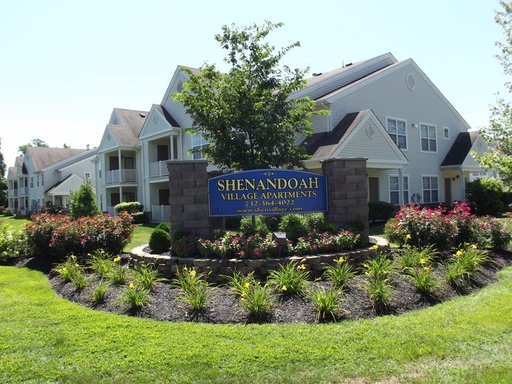 Primary Photo - 201 Susan Dr
