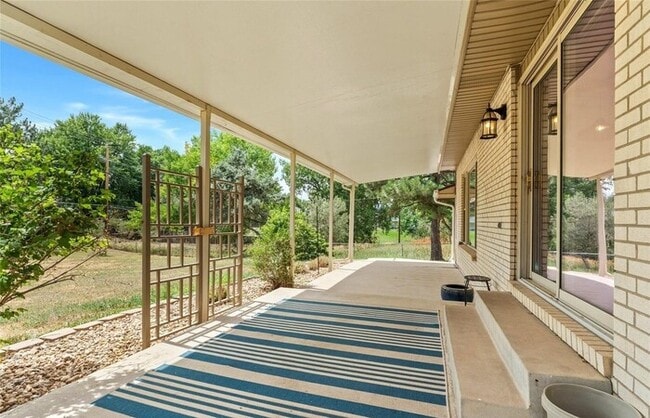 Building Photo - Spacious 4BR Home with Fenced Yard, Solar & Covered Patio in Walnut Hills